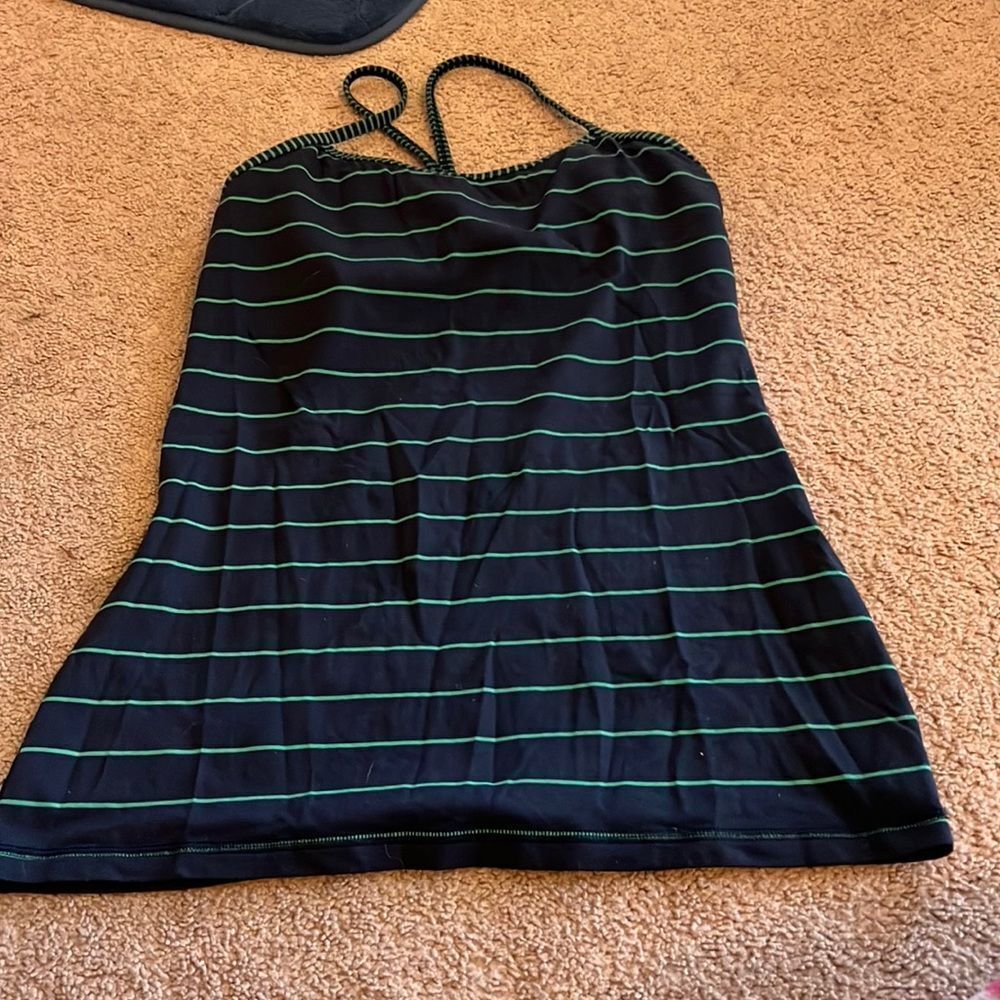 Lululemon tank top 8